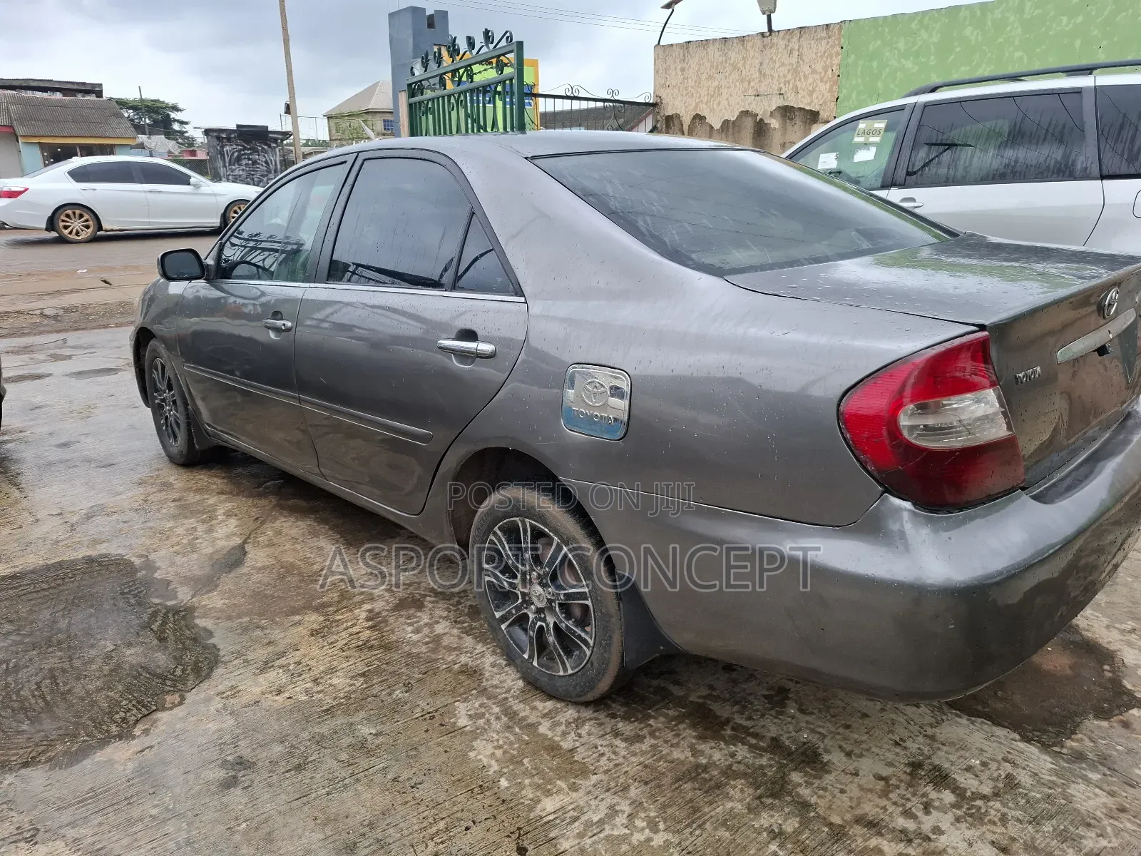 Toyota Camry LE 4dr Sedan (2.4L 4cyl 5M) 2003 Gray