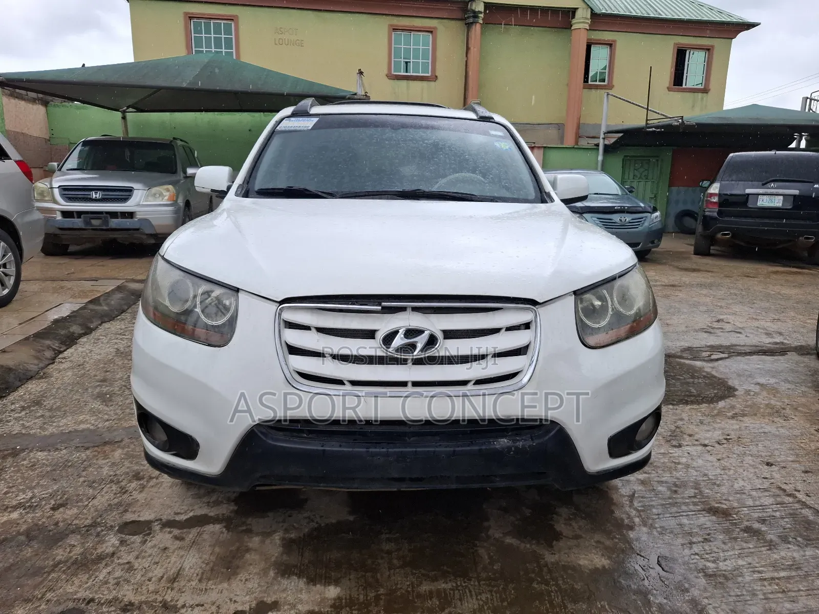 Hyundai Santa Fe SE 2010 White