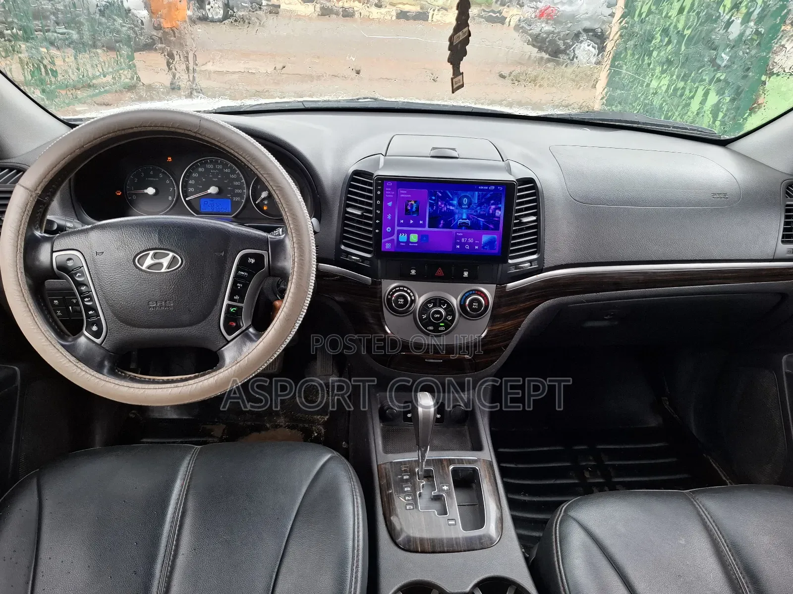 Hyundai Santa Fe SE 2010 White