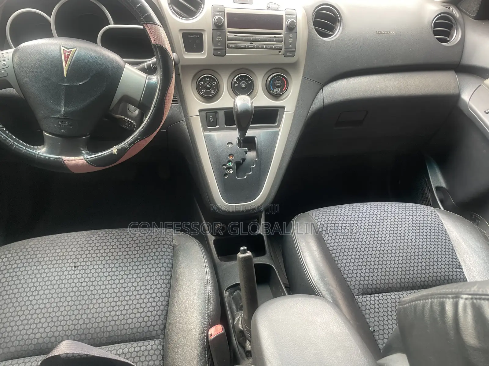 Pontiac Vibe 2010 White