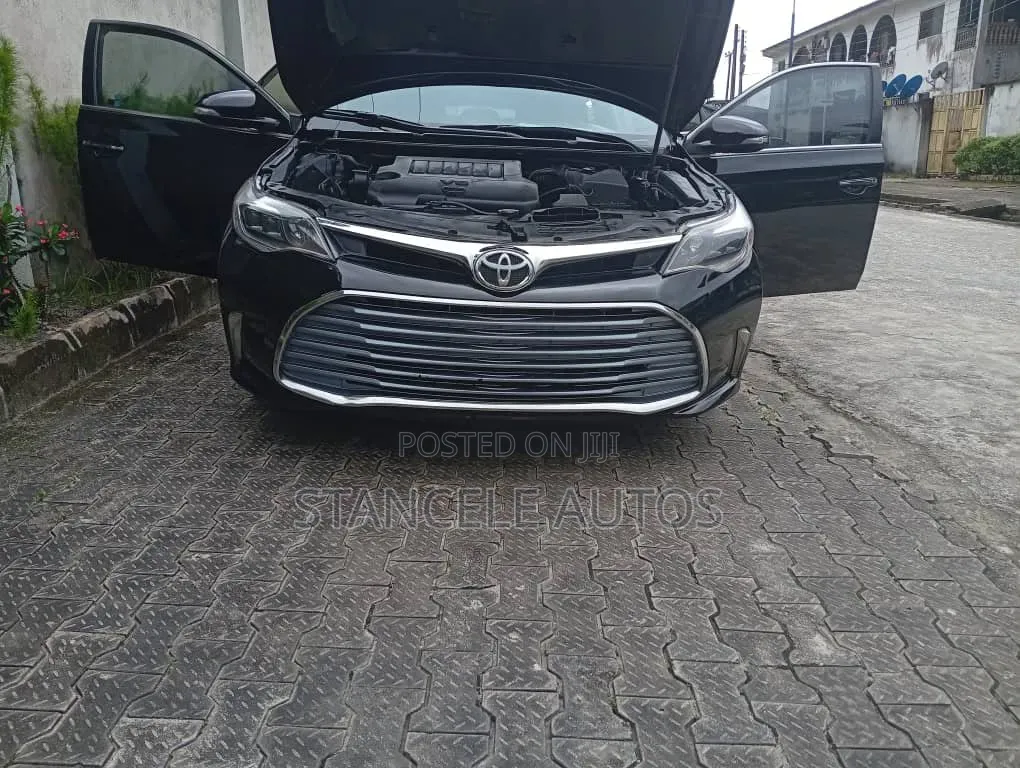 Toyota Avalon XLE Premium Sedan FWD (3.5L 6cyl 6A) 2013 Gray
