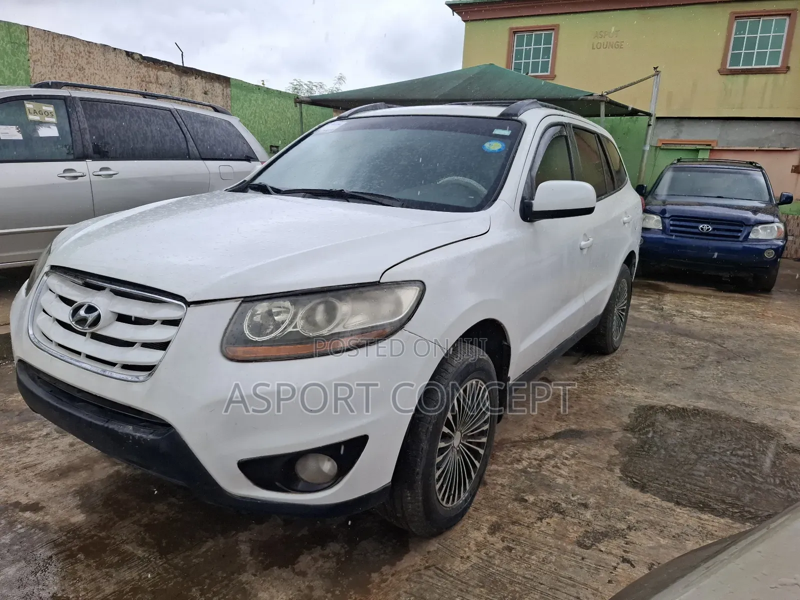 Hyundai Santa Fe SE 2010 White