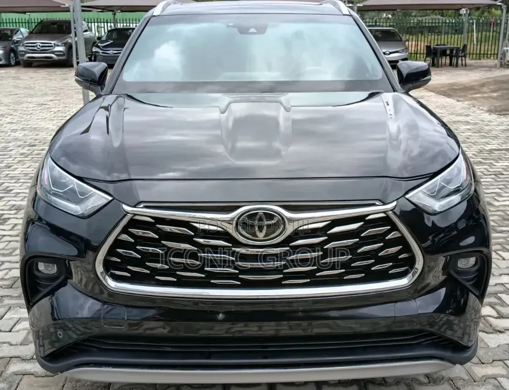 Toyota Highlander Platinum 2022 Matt Black