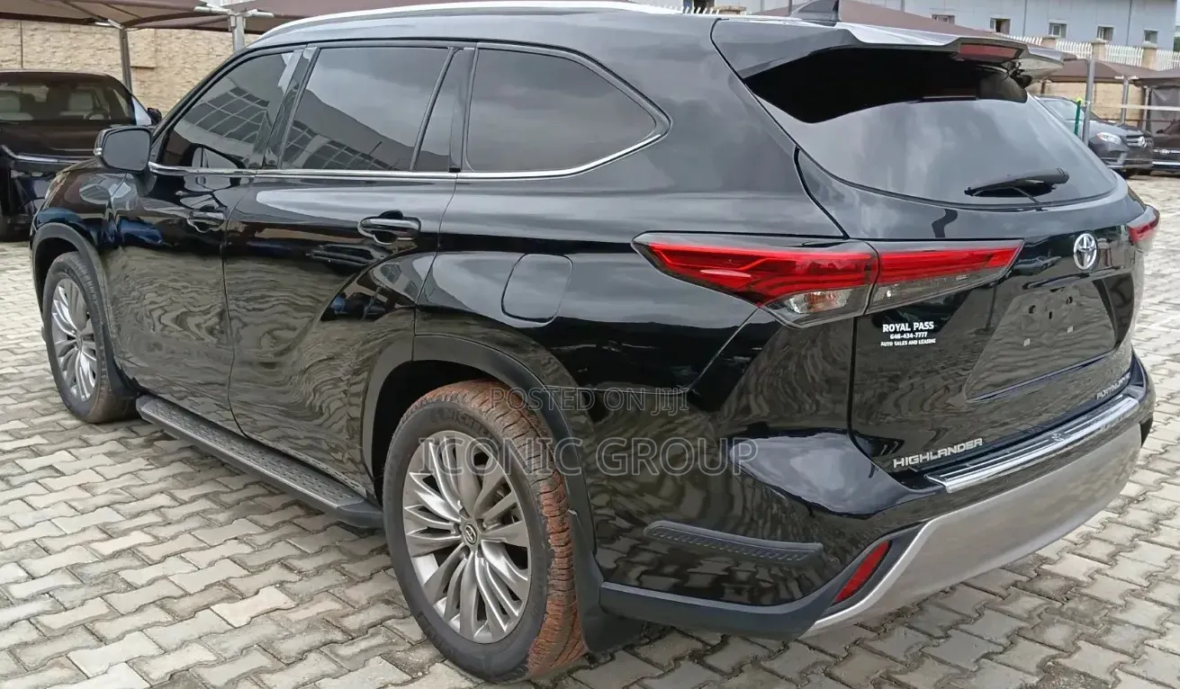 Toyota Highlander Platinum 2022 Matt Black