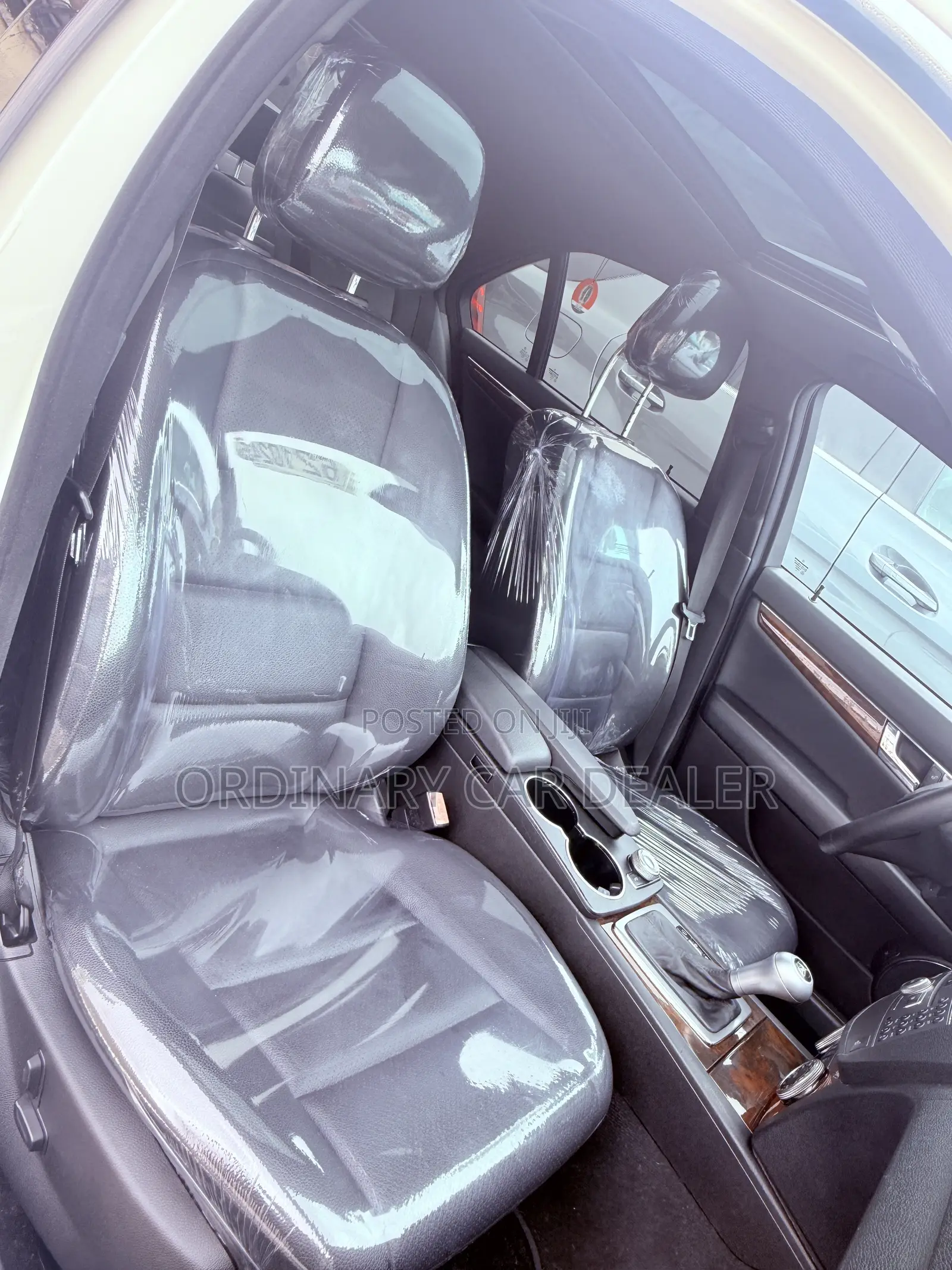 Mercedes-Benz C300 Luxury Sedan RWD (3.0L 6cyl 7A) 2010 White