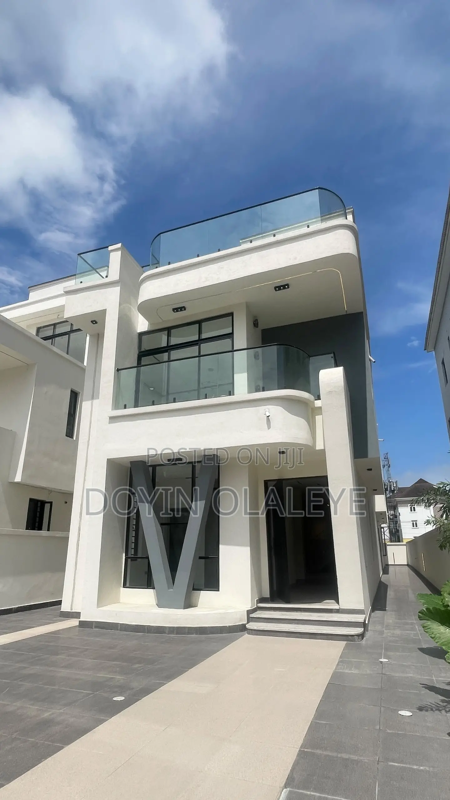 5bdrm Duplex in Lekki Phase 1 for sale