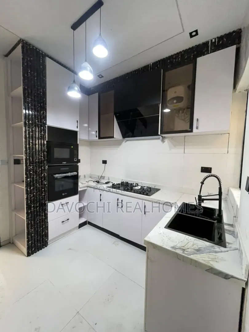 3bdrm Duplex in Ikota for sale