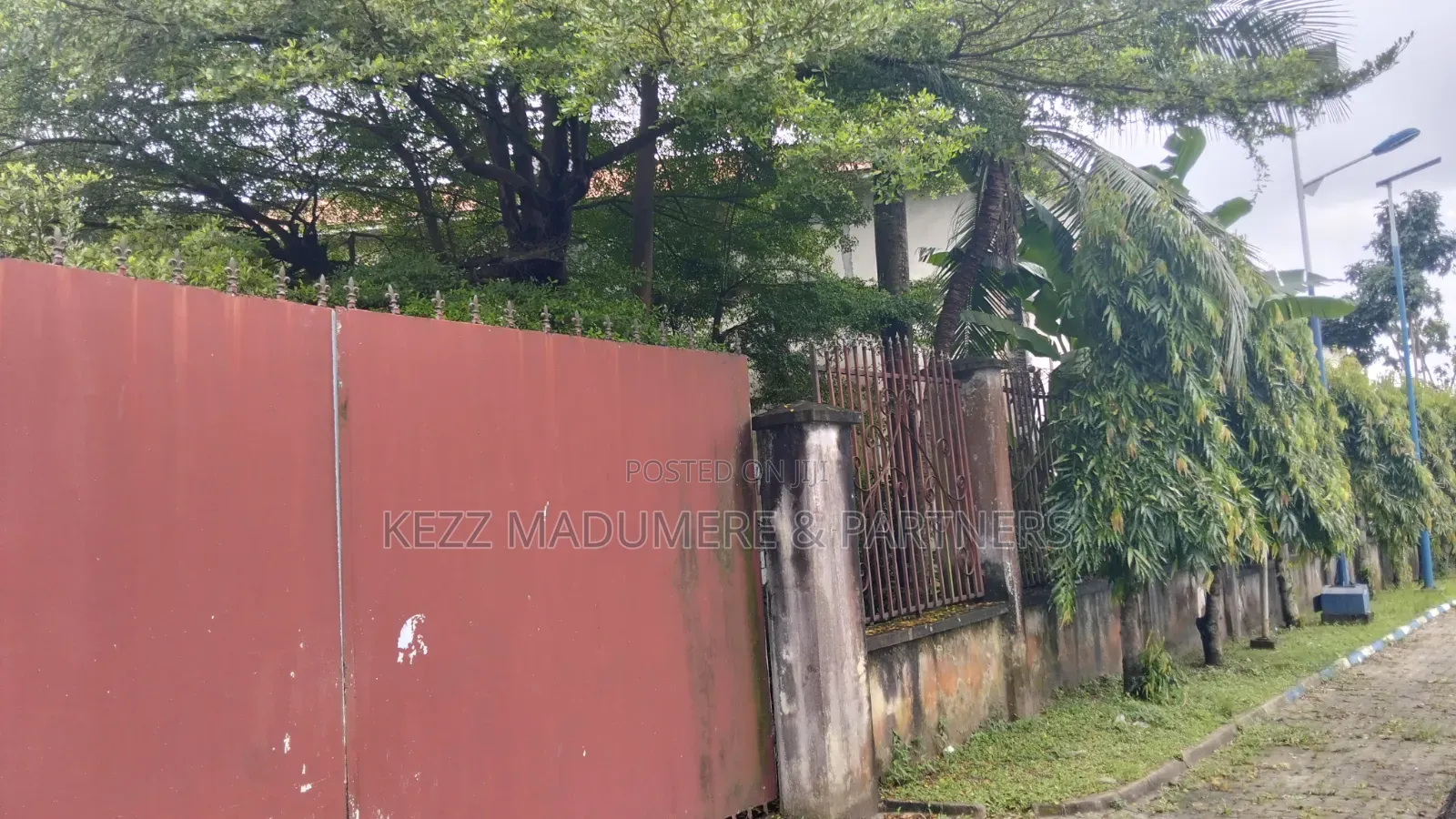 For Sale : Non Functional Hotel at Old Gra Port Harcourt