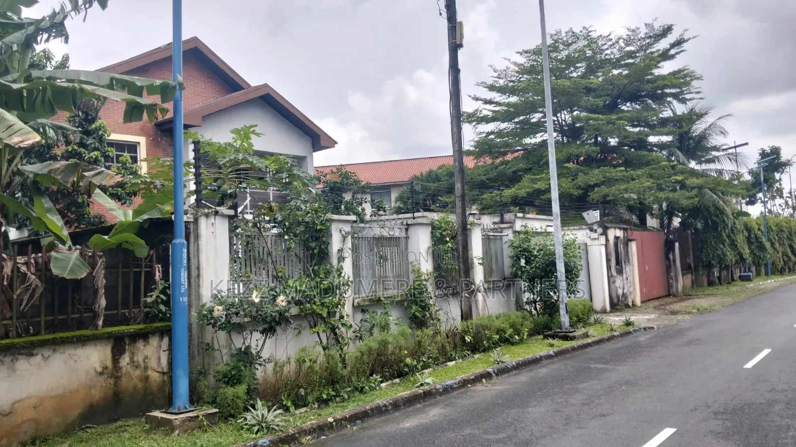 For Sale : Non Functional Hotel at Old Gra Port Harcourt