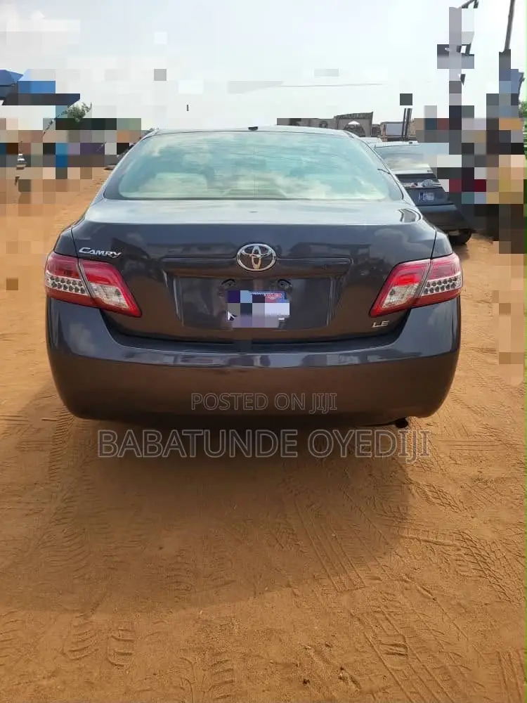Toyota Camry LE 4dr Sedan (2.5L 4cyl 6AM) 2010 Gray