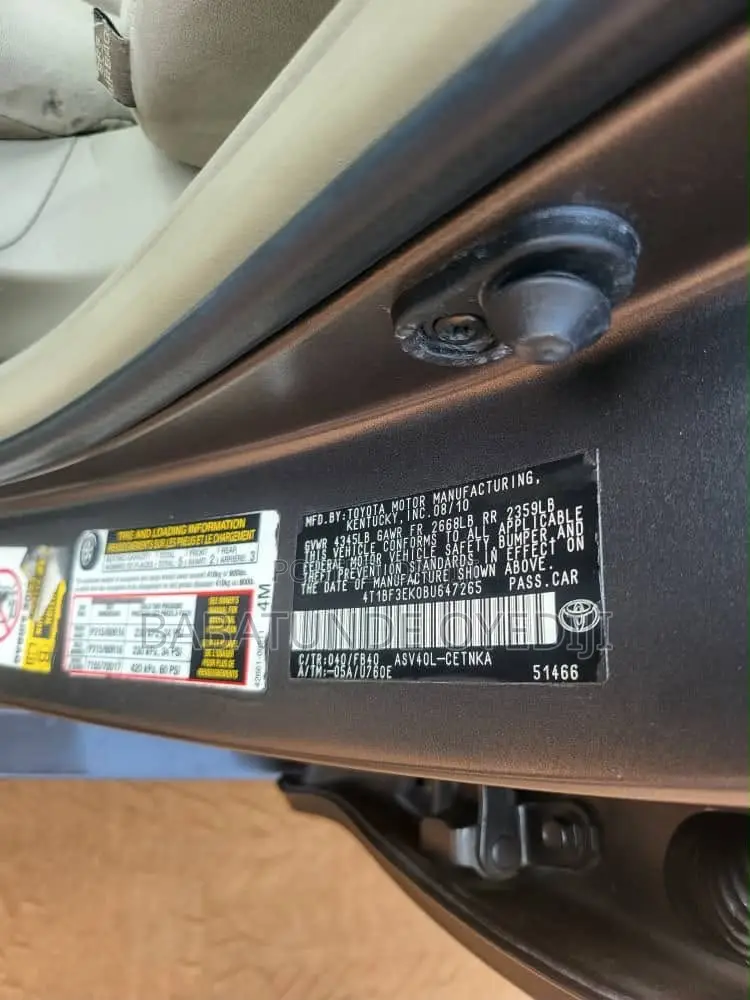 Toyota Camry LE 4dr Sedan (2.5L 4cyl 6AM) 2010 Gray