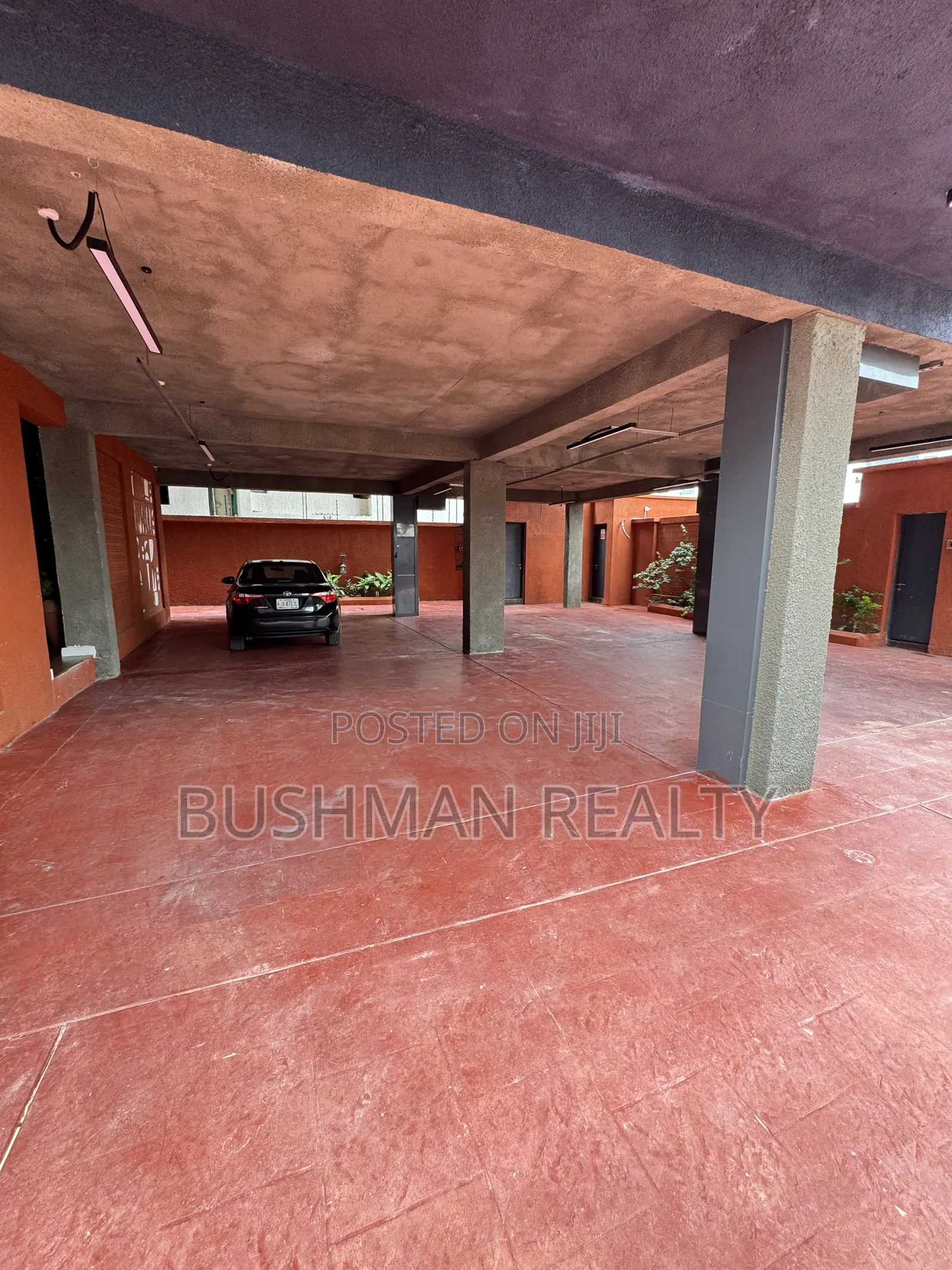 3bdrm Apartment in Lekki Phase 1 for rent