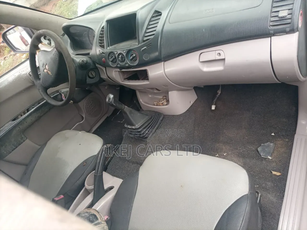 Mitsubishi L200 2010 White