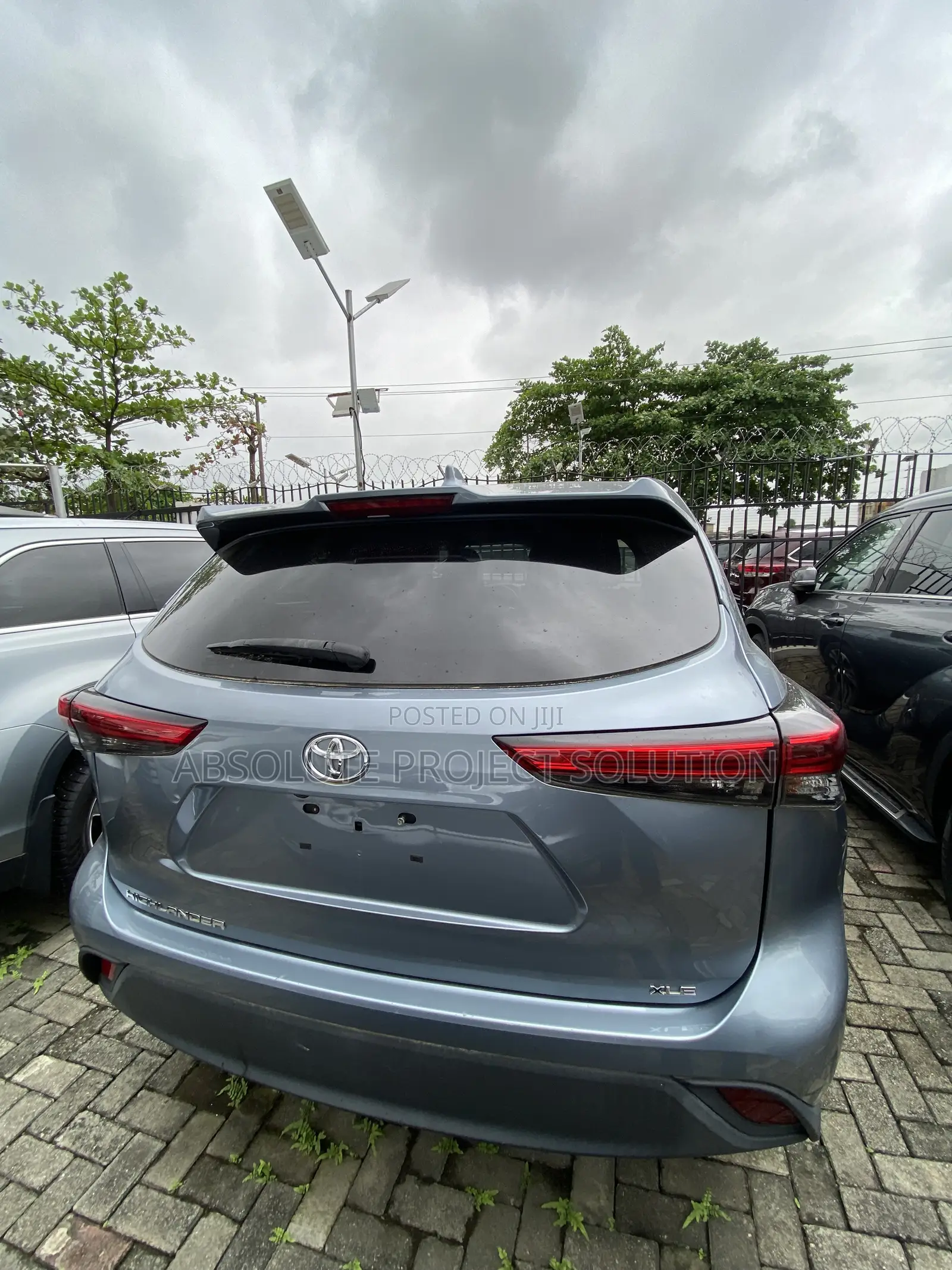Toyota Highlander XLE AWD 2020 Blue