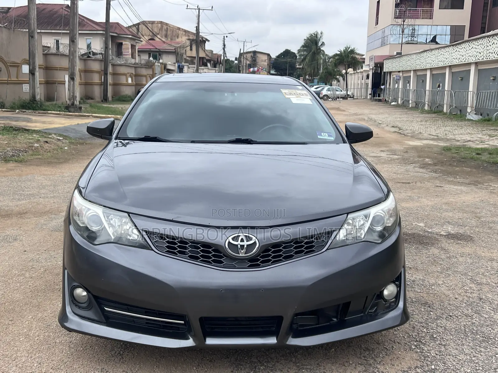 Toyota Camry SE 4dr Sedan (2.5L 4cyl 6A) 2013 Gray