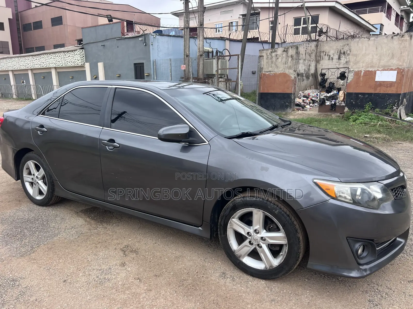 Toyota Camry SE 4dr Sedan (2.5L 4cyl 6A) 2013 Gray