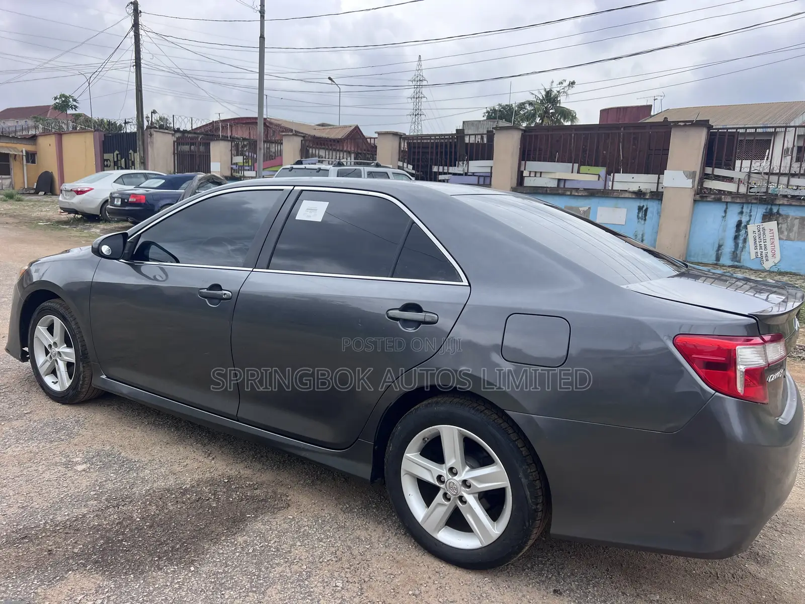 Toyota Camry SE 4dr Sedan (2.5L 4cyl 6A) 2013 Gray