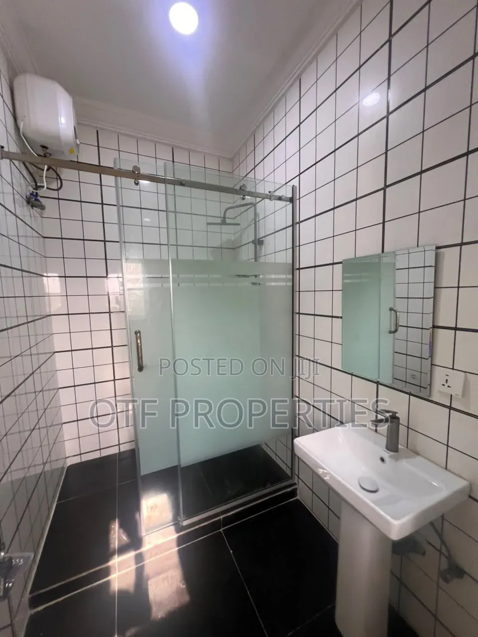 Furnished 6bdrm Apartment in Katampe Main for rent