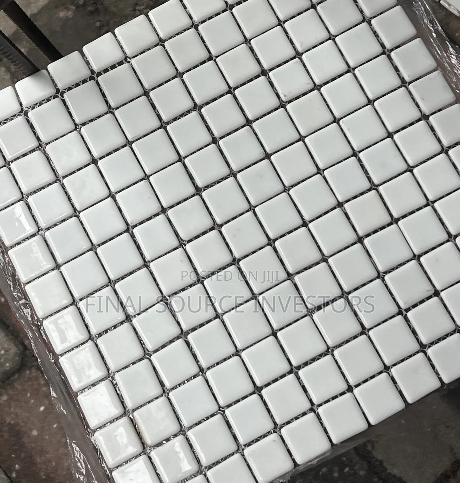 White Mosaic Tiless