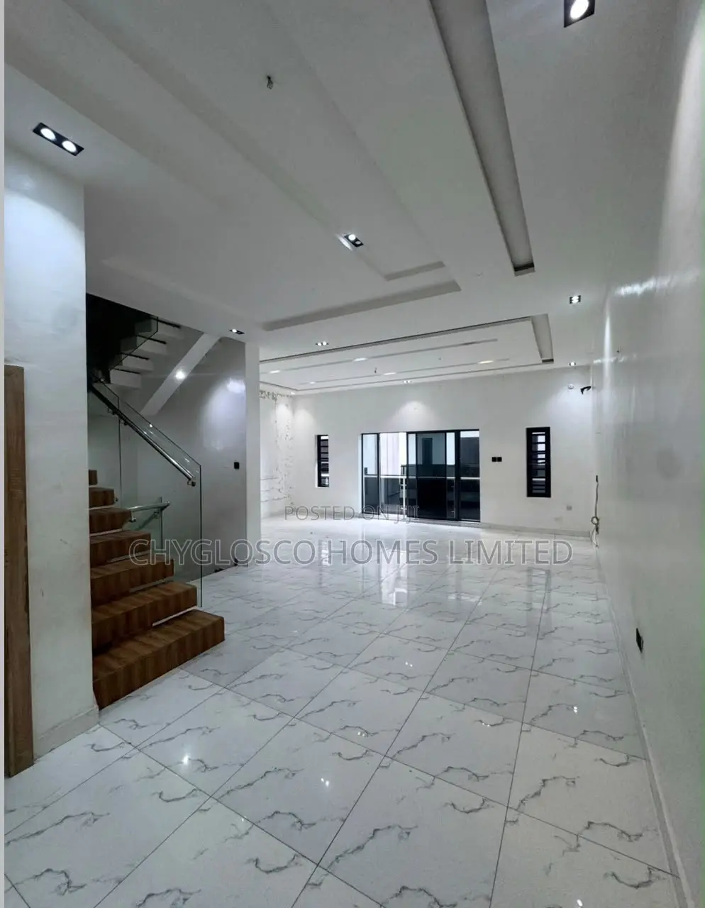 4bdrm Duplex in New Layout for sale