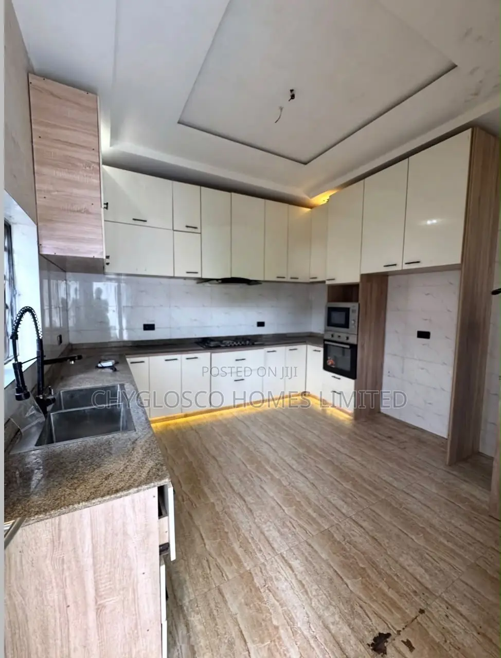 4bdrm Duplex in New Layout for sale