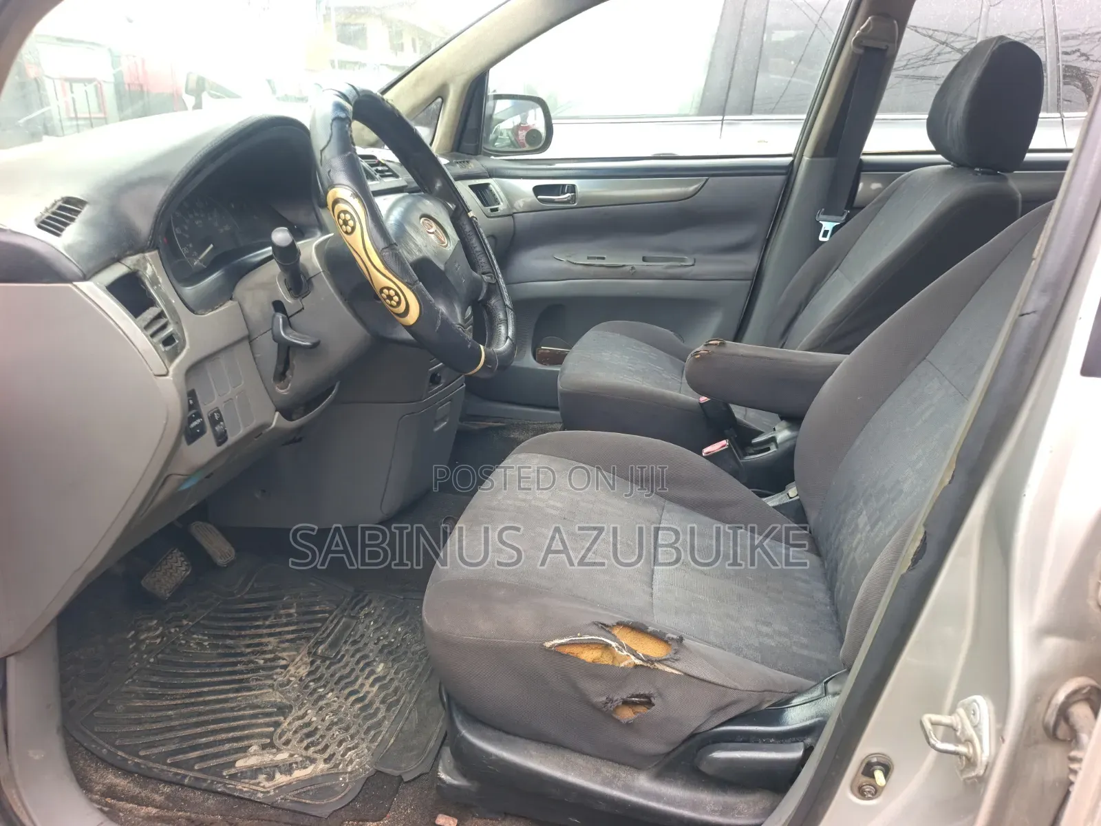 Toyota Avensis Verso 2.0 Petrol 2010 Gold