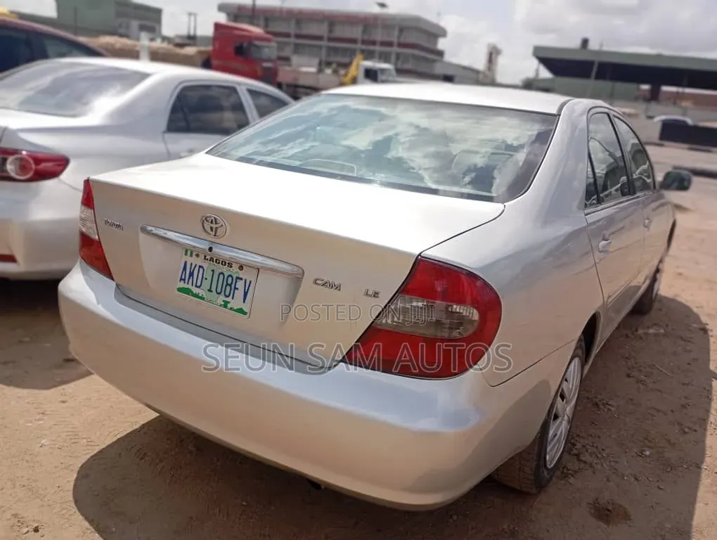 Toyota Camry LE 4dr Sedan (2.4L 4cyl 5M) 2003 Silver