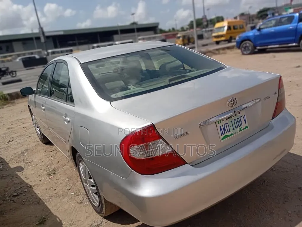 Toyota Camry LE 4dr Sedan (2.4L 4cyl 5M) 2003 Silver