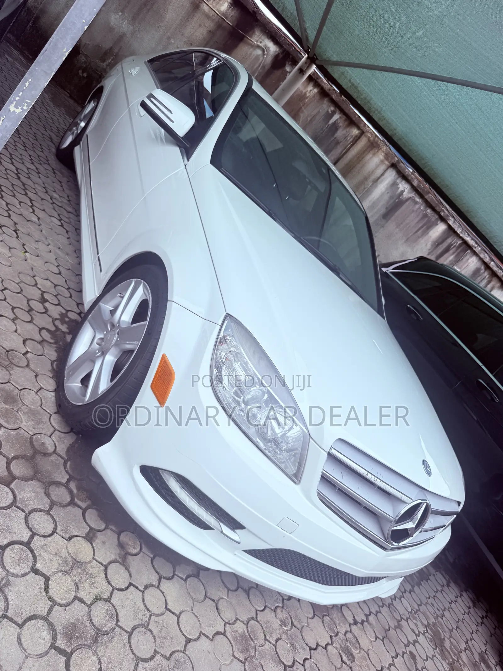Mercedes-Benz C300 Luxury Sedan RWD (3.0L 6cyl 7A) 2011 White
