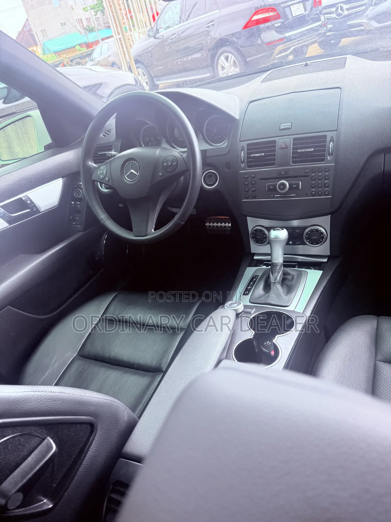 Mercedes-Benz C300 Luxury Sedan RWD (3.0L 6cyl 7A) 2011 White