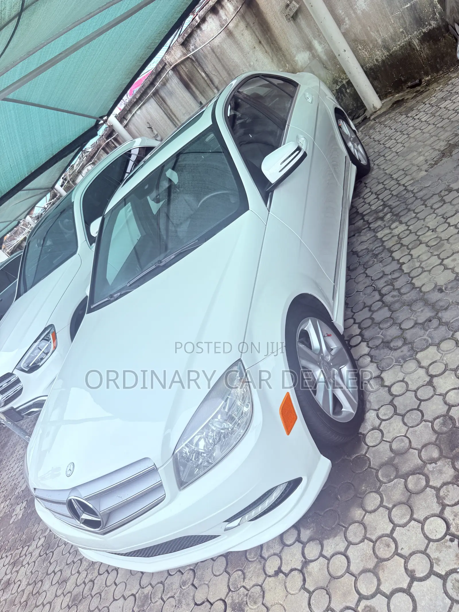 Mercedes-Benz C300 Luxury Sedan RWD (3.0L 6cyl 7A) 2011 White