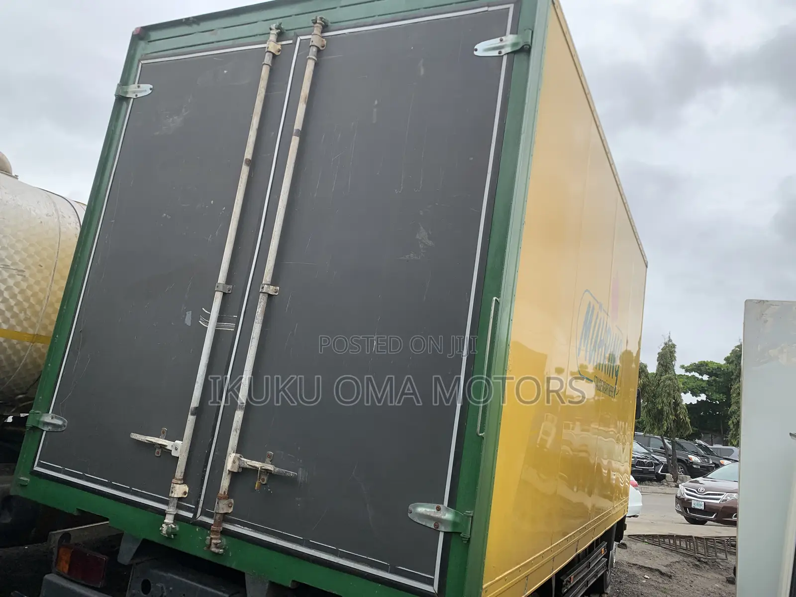 Mercedes Benz 814 Container Body