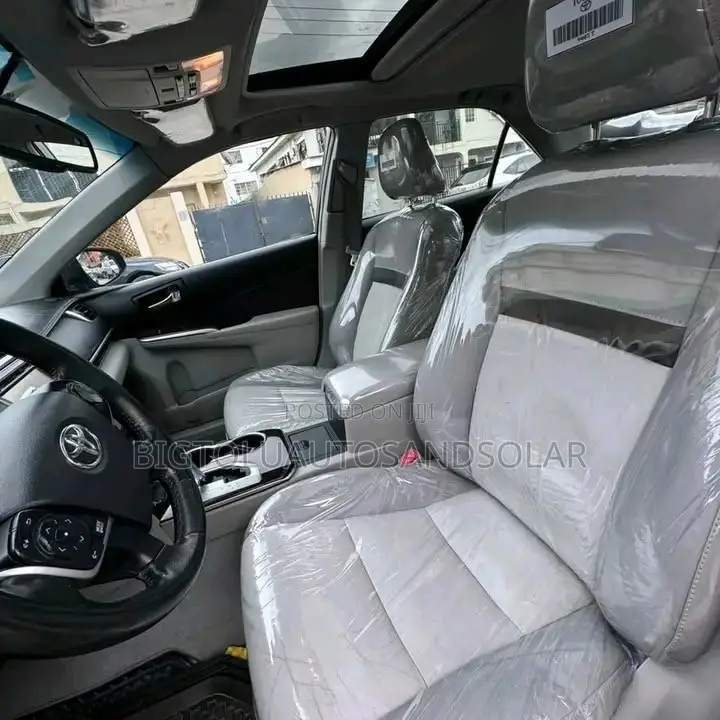 Toyota Camry XLE 4dr Sedan (3.5L 6cyl 6A) 2014 Gray