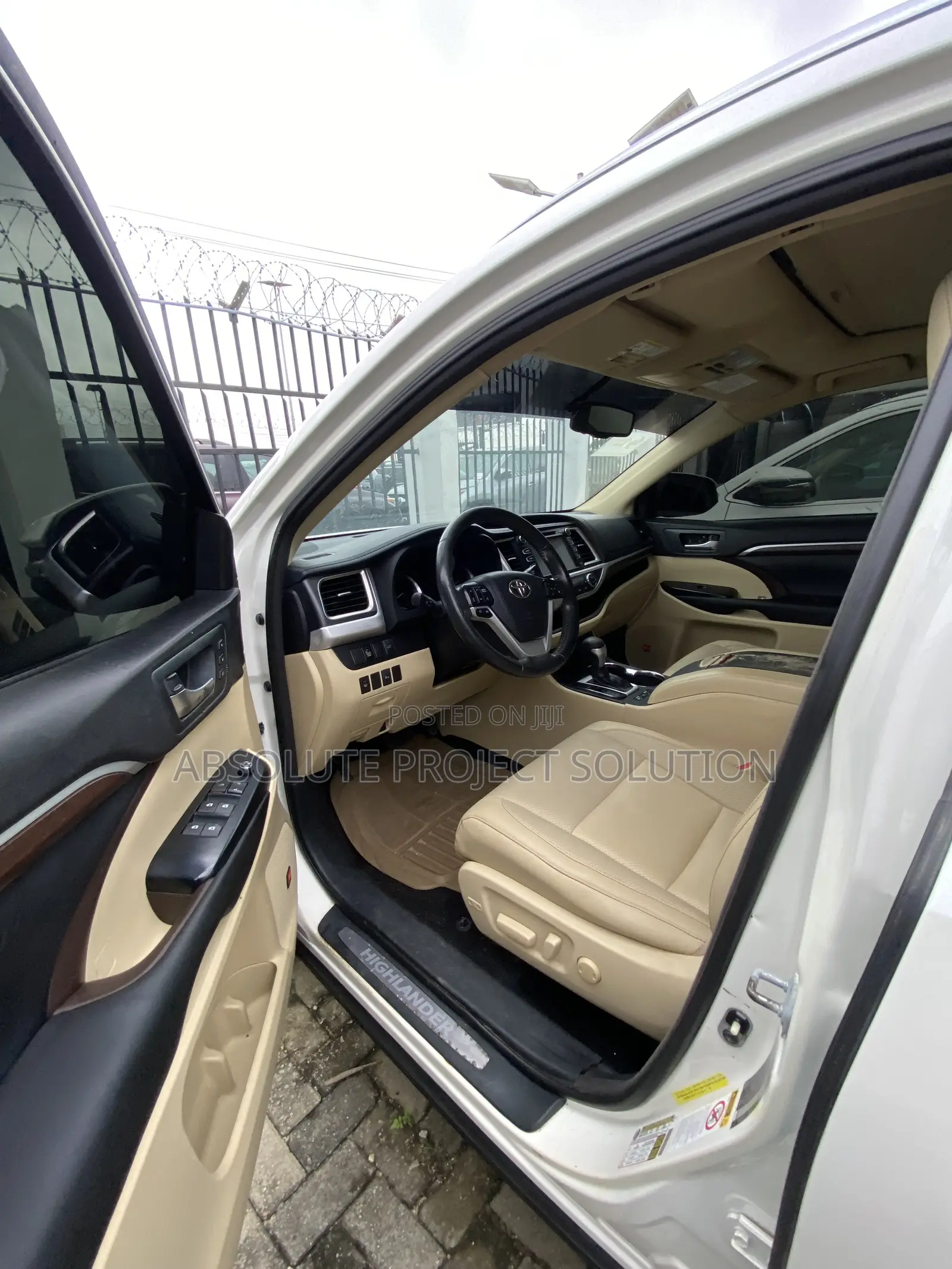 Toyota Highlander Limited 4dr SUV (3.5L 6cyl 6A) 2015 White