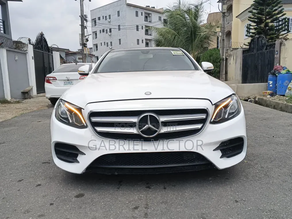 Mercedes-Benz E300 4Matic AWD Sedan (2.0L 4cyl 9A) 2017 White