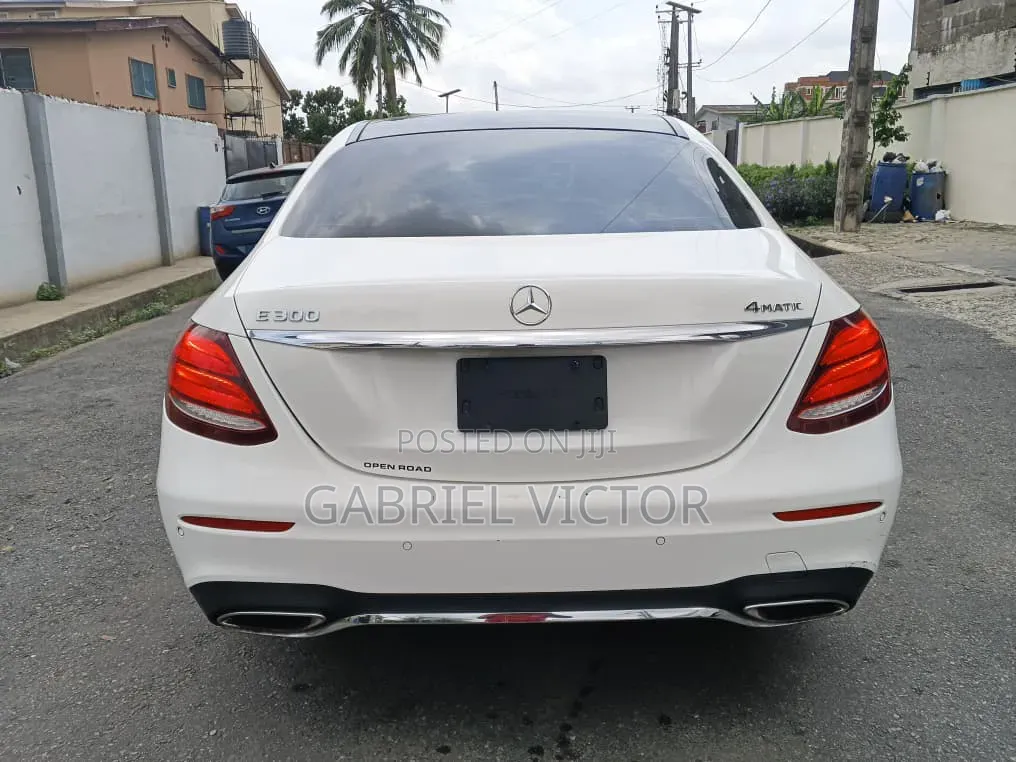 Mercedes-Benz E300 4Matic AWD Sedan (2.0L 4cyl 9A) 2017 White