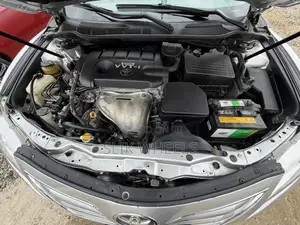 Toyota Camry LE 4dr Sedan (2.5L 4cyl 6AM) 2010 Silver