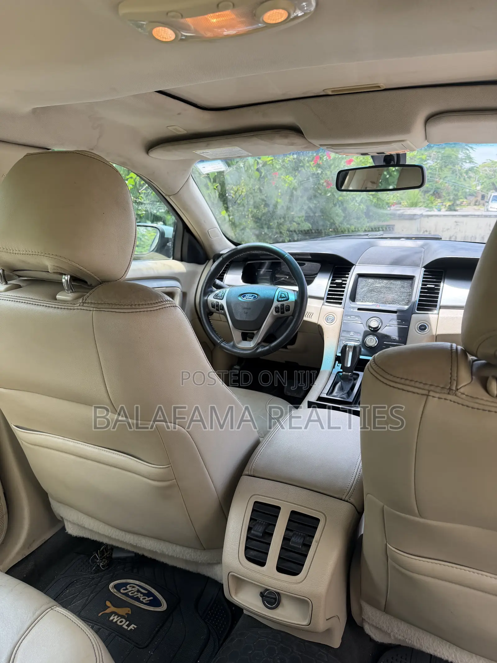 Ford Taurus 4dr Sedan 2016