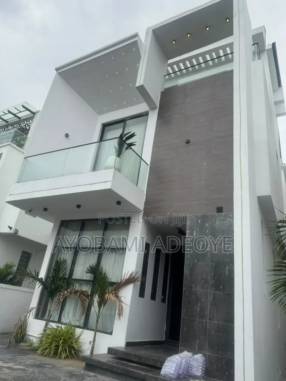 5bdrm Duplex in Palm Resident, Osapa london for sale