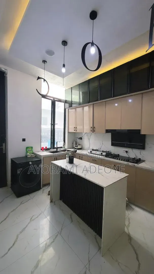 5bdrm Duplex in Palm Resident, Osapa london for sale