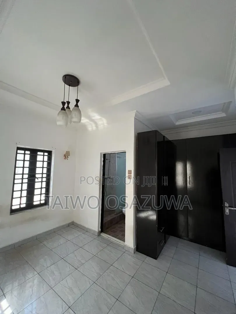 1bdrm Apartment in Victoria Crest 3, Lekki Expressway for rent