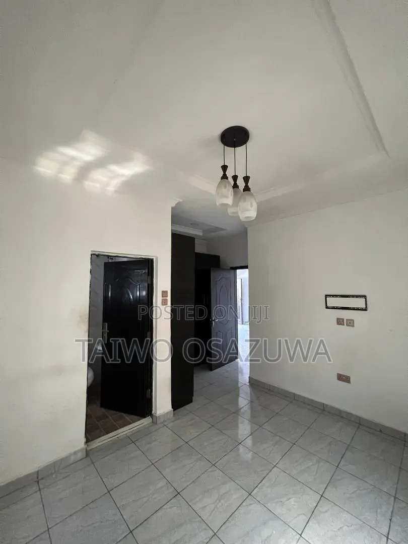 1bdrm Apartment in Victoria Crest 3, Lekki Expressway for rent
