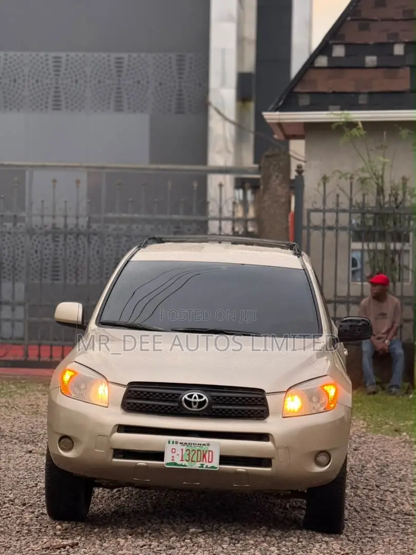Toyota RAV4 2008 Gold