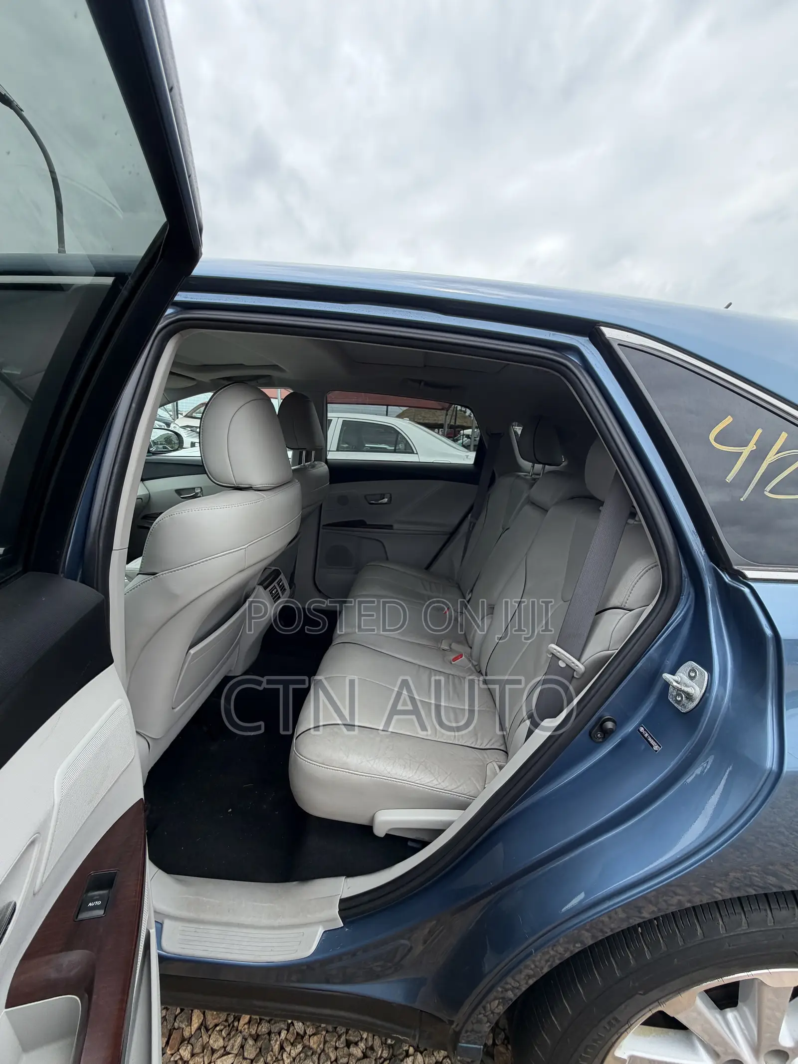 Toyota Venza LE 2010 Blue