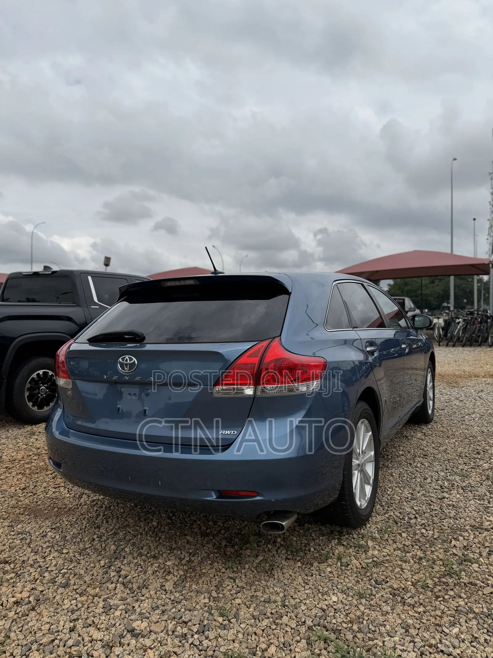 Toyota Venza LE 2010 Blue