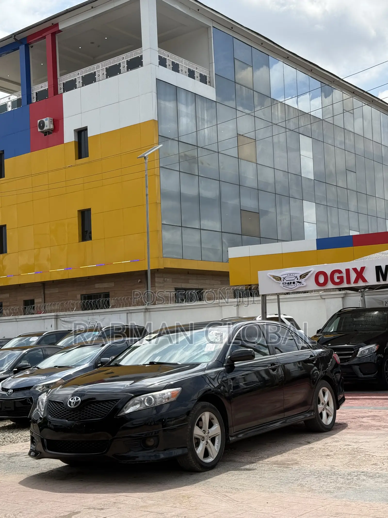 Toyota Camry SE 4dr Sedan (2.5L 4cyl 6A) 2011 Black