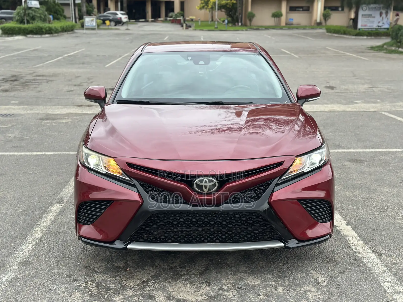 Toyota Camry SE FWD (2.5L 4cyl 8AM) 2018 Red
