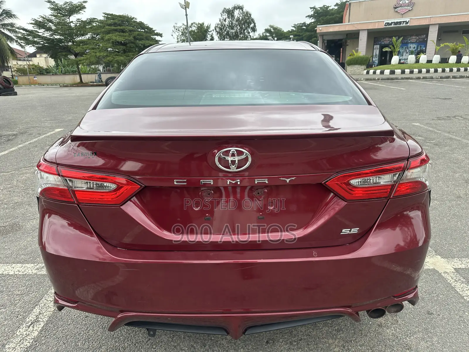 Toyota Camry SE FWD (2.5L 4cyl 8AM) 2018 Red