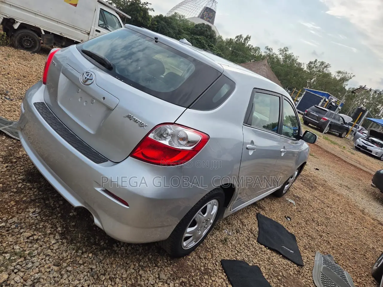 Toyota Matrix S Hatchback AWD (2.4L 4cyl 4A) 2010 Silver
