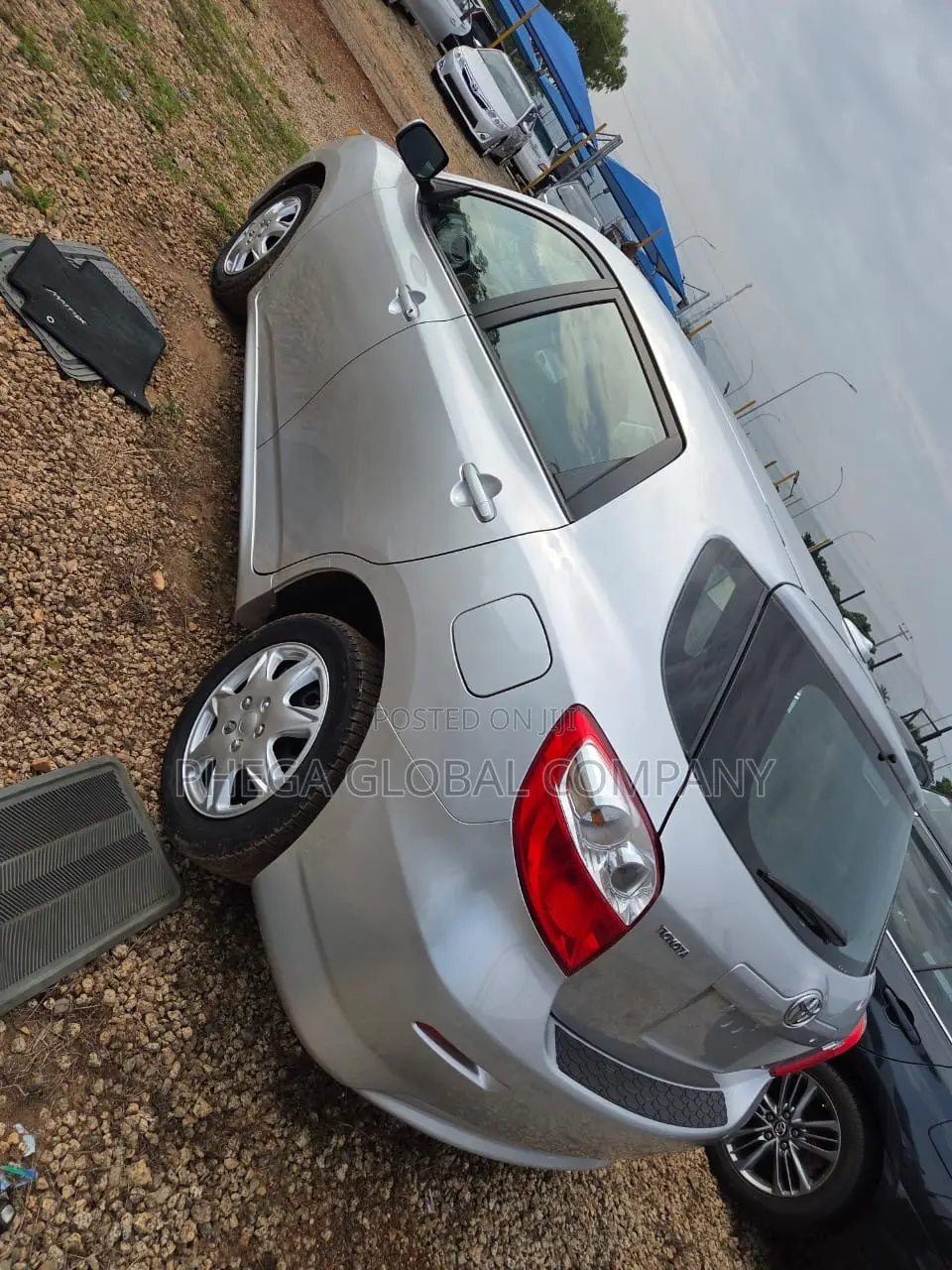 Toyota Matrix S Hatchback AWD (2.4L 4cyl 4A) 2010 Silver
